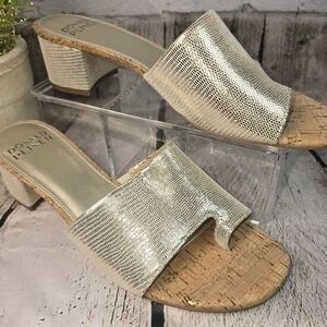 DONALD J PLINER GOLD METALLIC SLIP ON MULES SANDALS  WOMENS SIZE 9 EUC